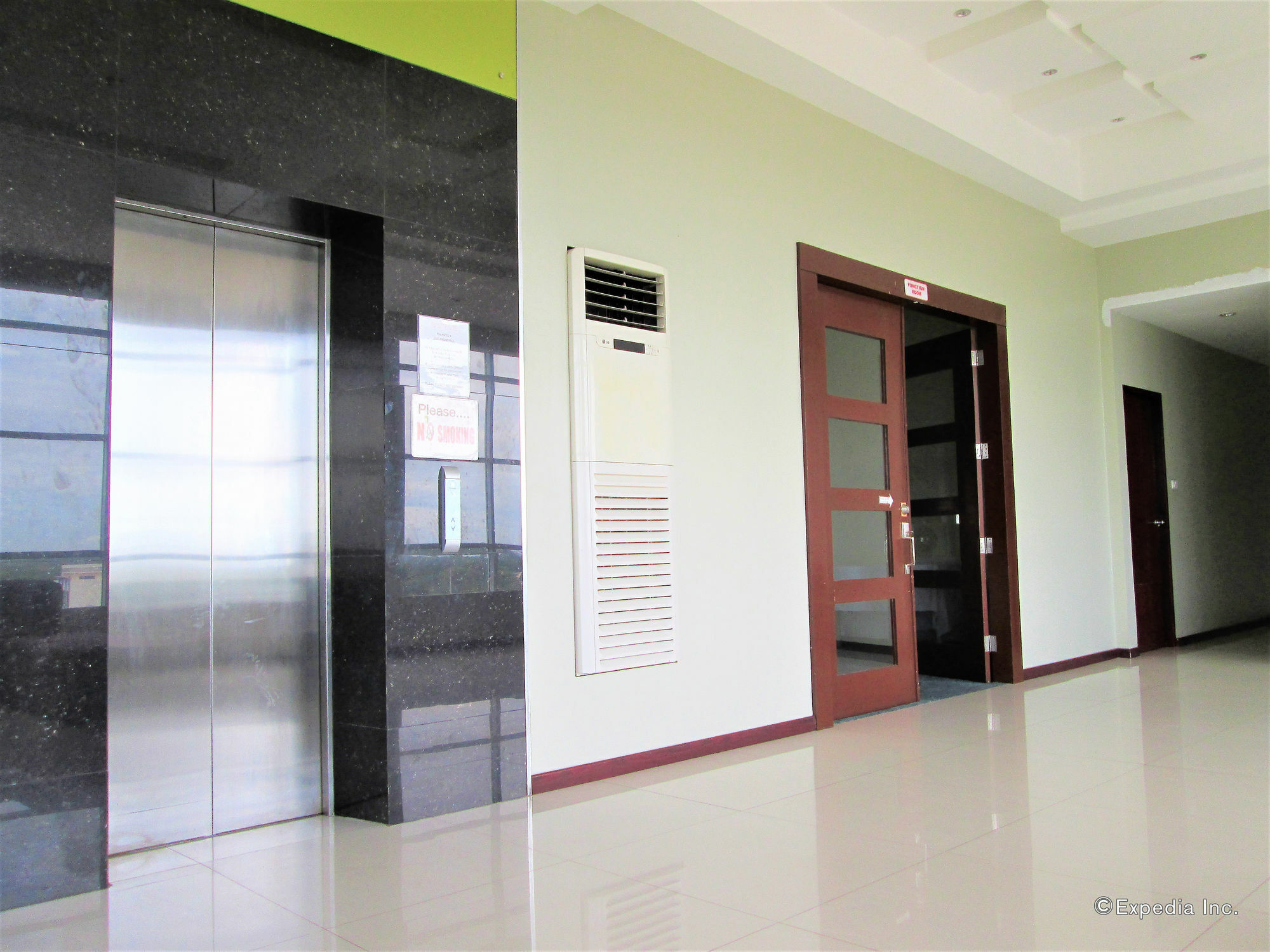 Marianne Suites Cagayan de Oro Exterior foto